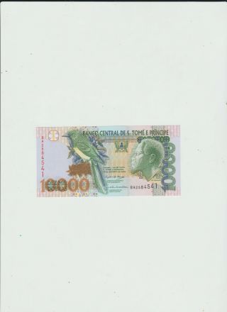 Sao.  Tome And Principe 10,  000 Dobras 2004 Unc
