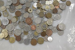 3.  8 lbs Mixed European & Non European Coins Circulated,  Uncertified 4