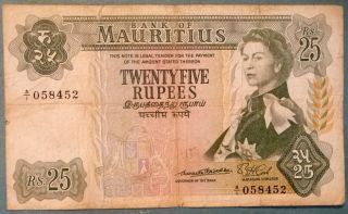 Mauritius 25 Rupees Note From 1967.  P 32 A,  Queen,  Signature 1