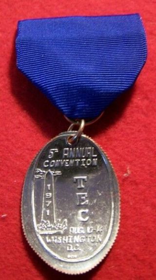 Mac - 18 :elongated Quarter & Ribbon: Tec @ 1971 Washington,  Dc Convention (badge)