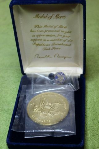 Token - Medal - Pin - Ronald Reagan - Medal Of Merit - Republican Task Force