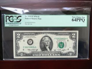 2 CONSECUTIVE 1976 $2 FEDERAL RESERVE NOTE PCGS 64PPQ VERY CHOICE 2