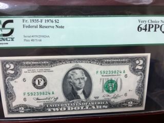 2 CONSECUTIVE 1976 $2 FEDERAL RESERVE NOTE PCGS 64PPQ VERY CHOICE 5