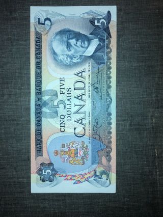 1979 Canadian 5 Dollar Bill.  And Crisps. ,  Minor Cripples