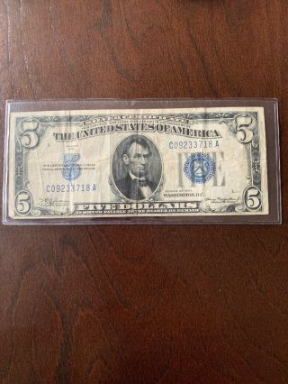 1934 $5 Five Dollar Blue Seal Silver Certificate Note (c09233718a)