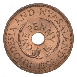 World Coin - 1962 Rhodesia & Nyasaland 1 Penny - 6.  6 Grams 980