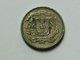 Dominican Republic 1974 5 CENTAVOS Coin with Liberty Indian & Coat of Arms 2