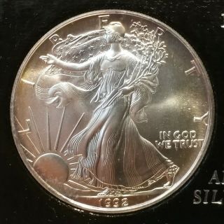 1992 American Silver Eagle Walking Liberty Us Dollar 1 Oz Troy.  999 Fine Silver