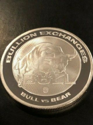 1oz Troy Silver Bull And Bear Stock Market Stock Exchange Silver Coin Round.  Bu