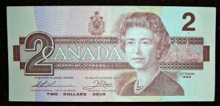 Lightly Circulated Canada 1986 Two ($2) Dollar Note - Qeii