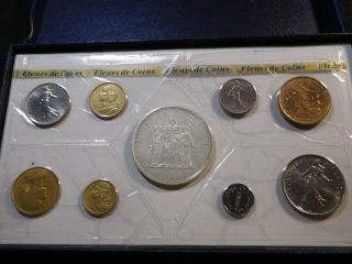B131 France 1975 Monnaie De Paris Fleur De Coins W/ Silver 50 Francs