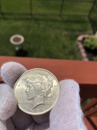 Brilliant Uncirculated 1924 Silver Peace Dollar Bu $1