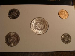 1987 5 Pc.  Coin Set Domincan Republic