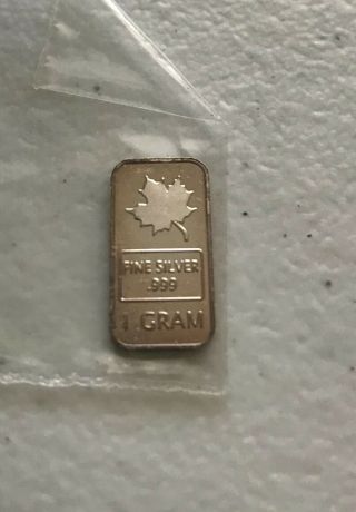 (18) 1 Gram.  999 Pure Silver Maple Leaf Bars