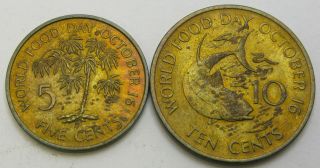 Seychelles 5,  10 Cents 1981 - 2 Coins.  - 464
