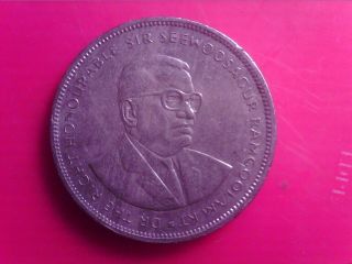 Mauritius 5 Rupees 1992 Big Coin Sept23