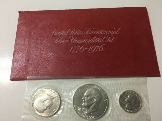 1776 - 1976 S U.  S.  Bicentennial Silver Uncirculated 3 Coin Set With Envelope