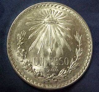 Frosty Uncirculated Old Mexico 1944 Mo 720 Silver Mexican Cap & Ray Un Peso Coin