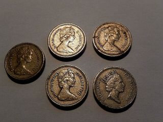 (5) BRITISH ONE POUND COINS: THREE 1983; ONE 1984; ONE 1993 4