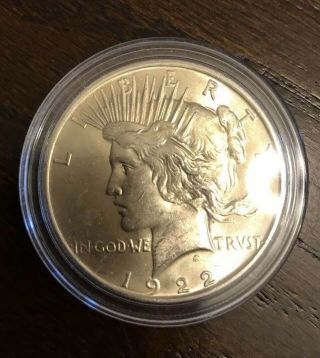 1922 Silver Liberty Peace Dollar $1 U.  S.  Coins In Protection Plastic Case