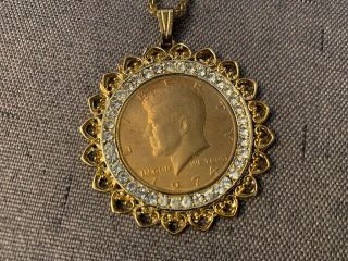 Vintage 1974 John F.  Kennedy 114 Kt.  Gold Half Dollar Pendent Necklace 2