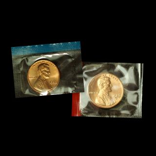 1980 P,  D Lincoln Memorial Penny Uncirculated In Cello From Set