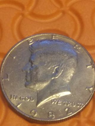 1982 P Kennedy Half Dollar Error - No " Fg " Circulated Coin