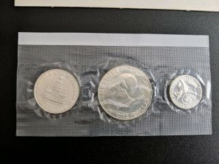 1776 - 1976 U.  S.  Bicentennial Silver Uncirculated 3 Coin Set w/ Envelope 4