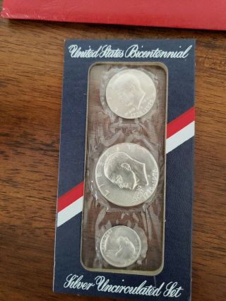 1776 - 1976 S U.  S.  Bicentennial Silver Uncirculated 3 Coin Set With Envelope