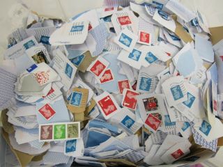 Unsorted 5 KG charity stamps mainly UK franked - GLS SC14 8