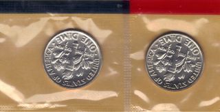 2000 - P & D CHOICE UNCIRCULATED ROOSEVELT DIMES IN SET CELLO. 2