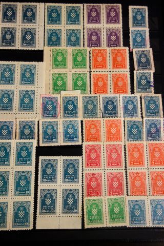 Slovenia Early & Revenue Stamp Selection Of 400,