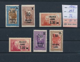 Lk82408 Madagascar 1942 France Libre Overprint Fine Lot Mh Cv 33 Eur
