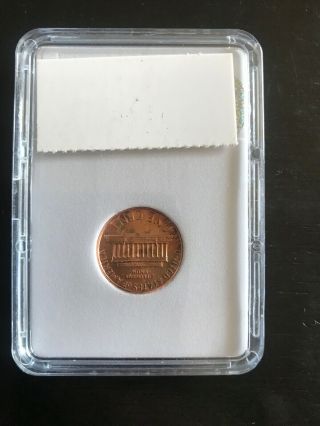1982 P Small Date Cooper Lincoln Memorial Cent Penny Uncirculated Slabbed 2