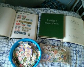 3x Various Stamp Albums And A Tub Of Various World Stamps Joblot Over 4 Kgs