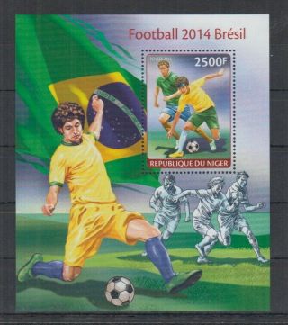 N695.  Niger - Mnh - 2014 - Sport - Football - Brasil 2014 - Bl
