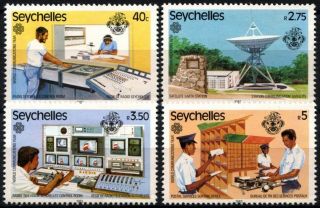 Seychelles 1983 Sg 550 - 3 World Communications Year Mnh Set D74886