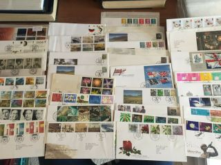 Gb Uk 32 Fdc Covers Mostly With Complete Sets From 2000 - 2002 Period Very Tidy