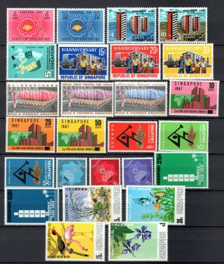 Singapore1962 - 1970 Qeii 10 X Complete Sets Of Mh Stamps Mounted