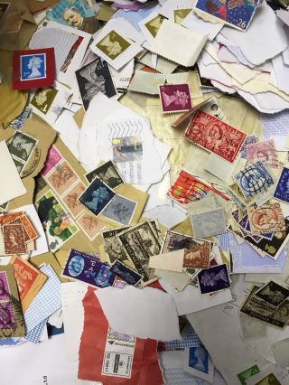 1kg Of British Uk Kiloware Older Pre - Security Stamps - Direct From Charities