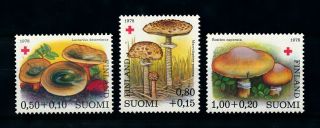[100390] Finland 1978 Mushrooms Pilze Champignons Red Cross Mnh
