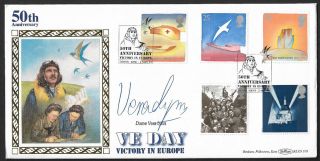 Gb 1995 50th Anniversary Ve Day Benham First Day Cover Signed By Dame Vera Lynn