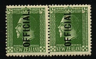 Zealand 1915 Gv ½d Official - Pair - 1 No Stop Variety. .  23699