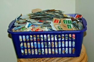 Approx.  2kg British Stamps On Paper,  Mostly Modern,  As They Come See Scan.