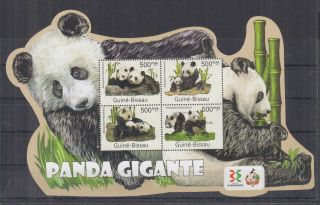 V289.  Guine - Bissau - Mnh - 2011 - Nature - Fauna - Animals - Panda