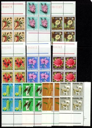 Australia 1967 - 1975 Selection Of Blocks Of Four Mnh - 4 Scans (ref: 111)