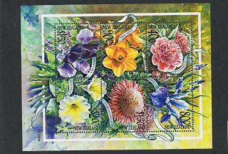 2001 Zealand Nz Garden Flowers Stamp Mini Sheet Muh