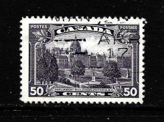 Hick Girl Stamp - Canada Sc 226 Parliament Building Issue 1935 Y930