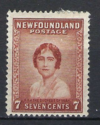 Newfoundland 1932 - 38 Series: 7c Queen Mother Red - Brown P13.  5 Sg226 Mh