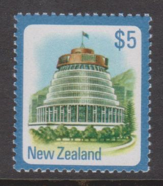 Zealand.  Stamps.  Sc.  650.  Parliament Building,  Wellington.  Mnh.